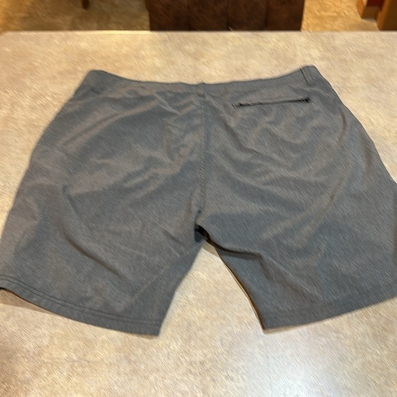 Men’s Denali shorts size 38 - Picture 6 of 6